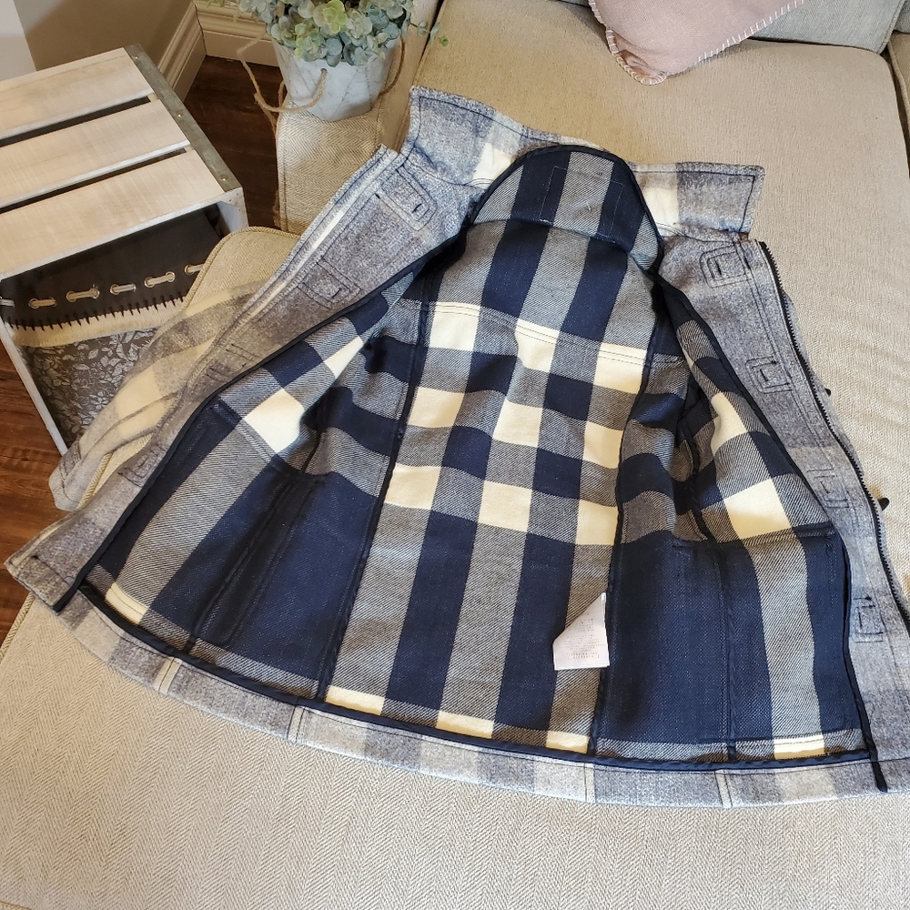 HOST PICK Burberry jacket kids 10y - Picture 7 of 16